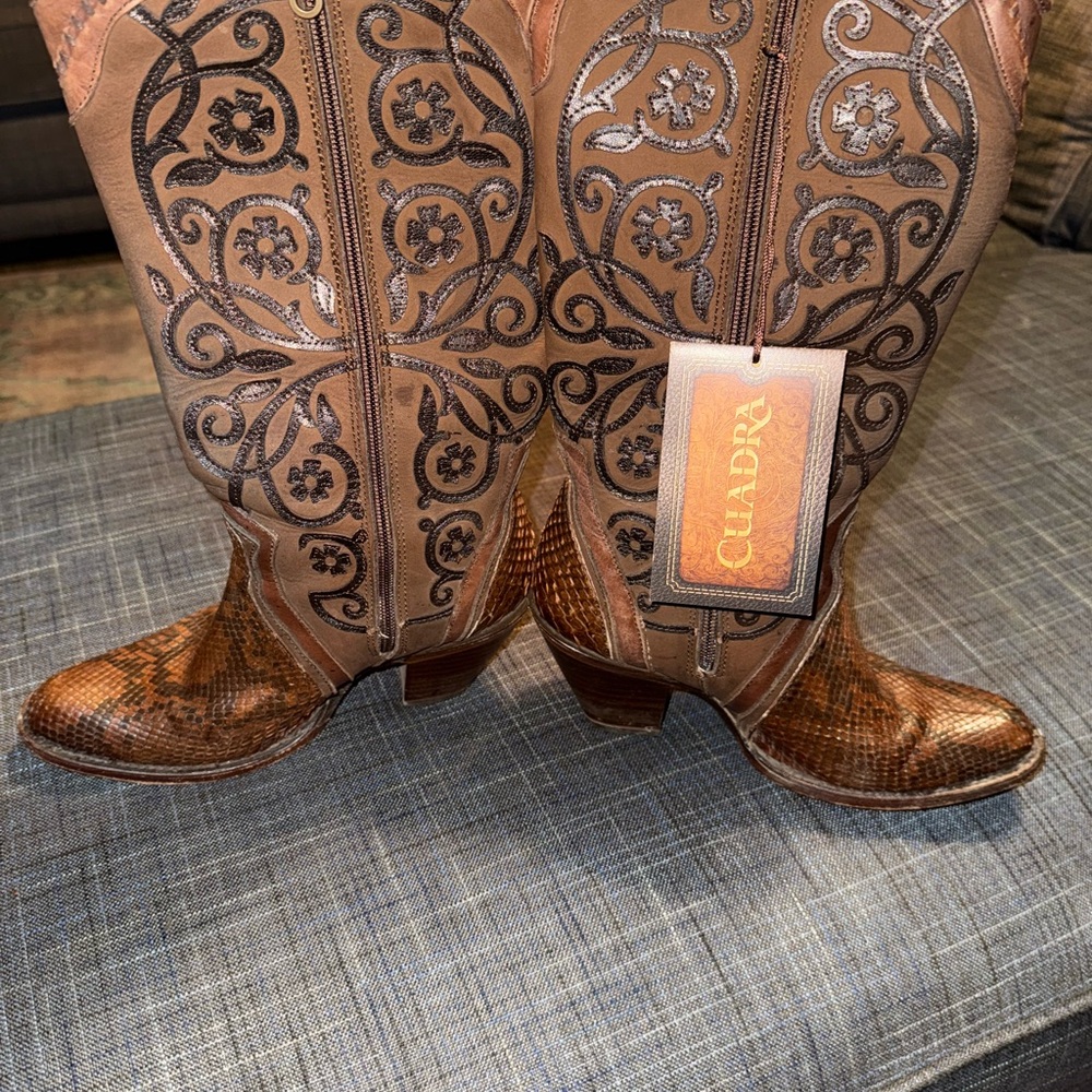 Cuadra Tan Embroidered Western Boots